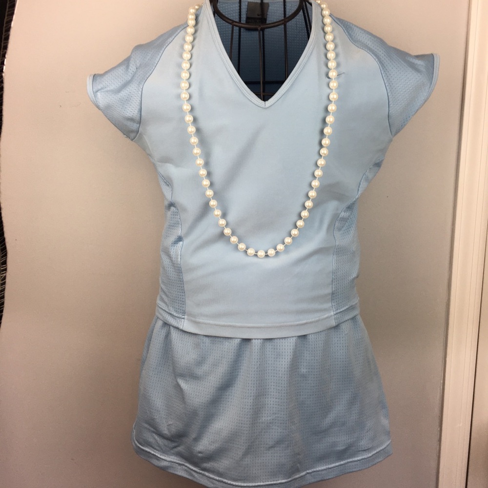 Nike tennis outfit.